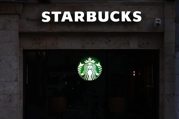 Starbucks CEO'su  görevinden ayrıldı