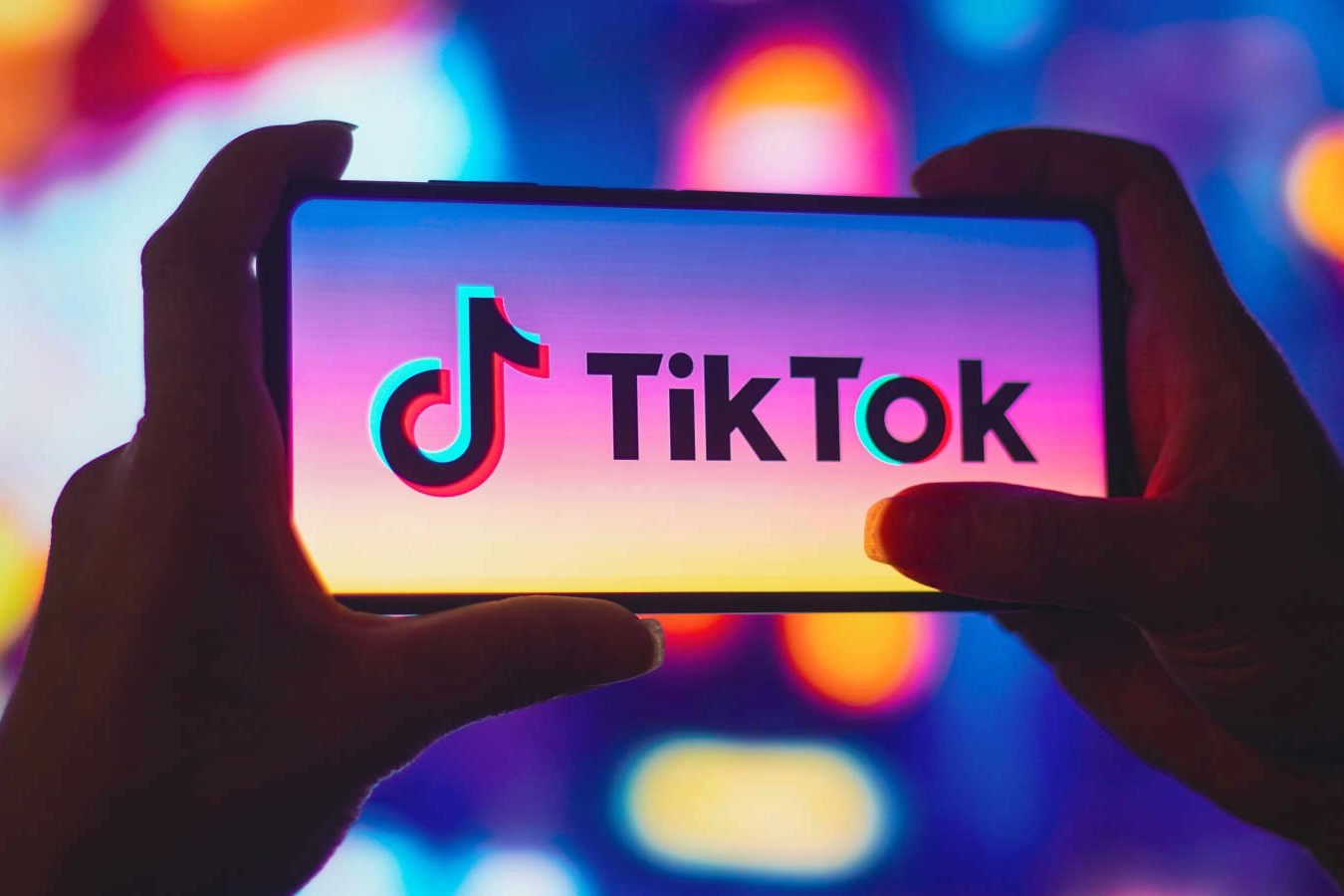 TikTok'tan yeni özellik: Grup sohbetleri artık 32 kişiye kadar desteklenecek!