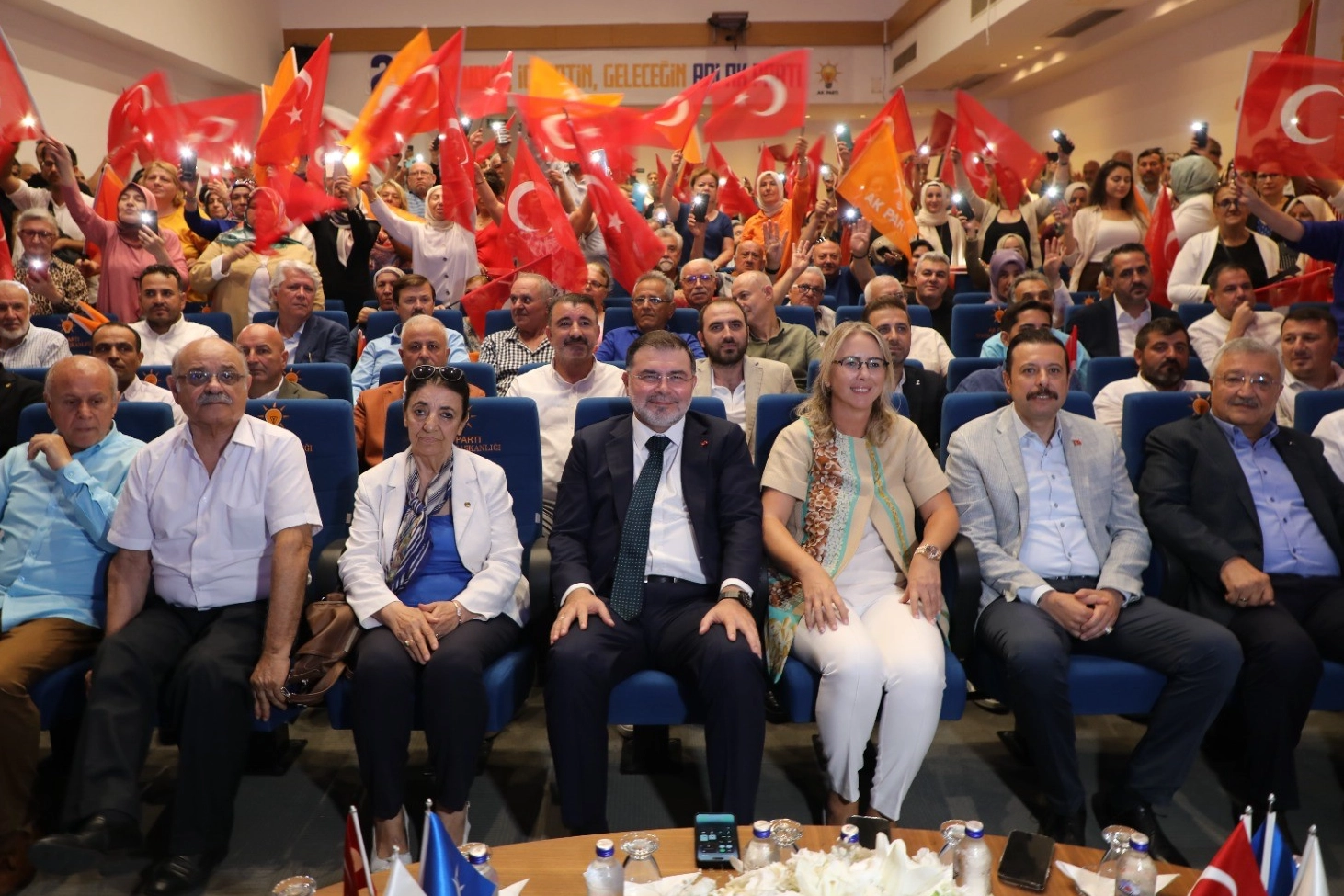 AK Parti'nin 23. kuruluş yıl dönümü İzmir'de kutlandı