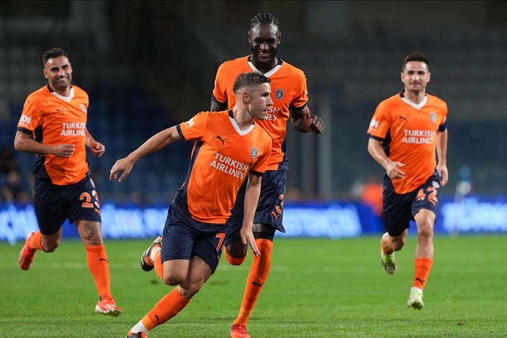 Başakşehir, UEFA Konferans Ligi'nde play-off turuna yükseldi