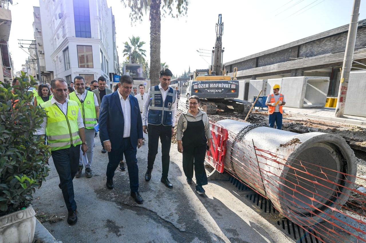 Başkan Tugay Buca’da İZSU çalışmalarını inceledi