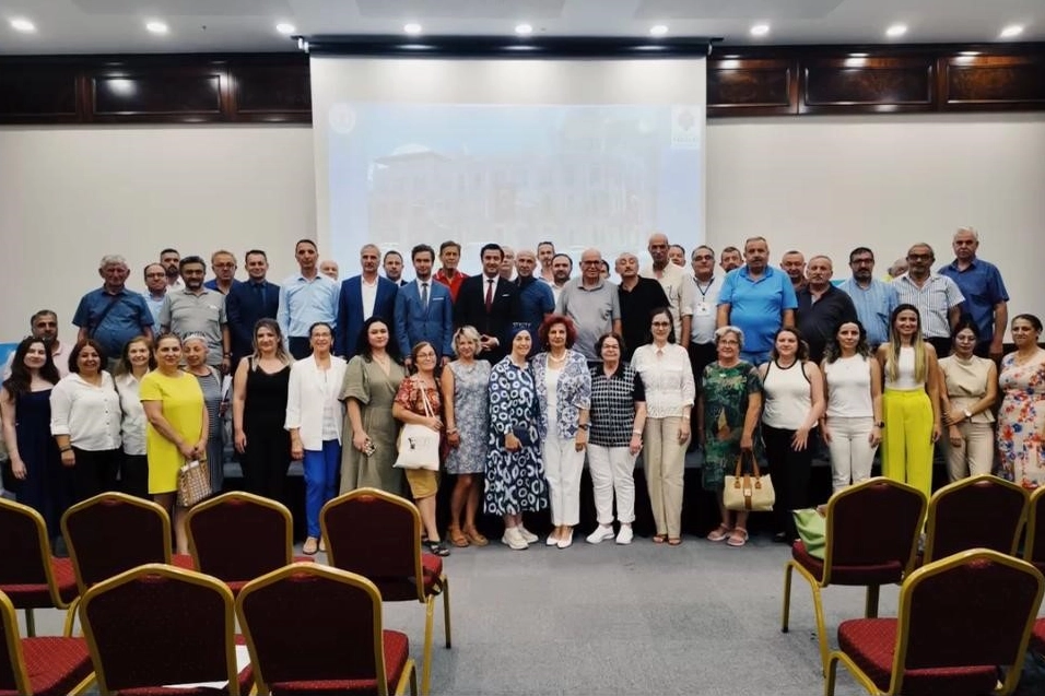 İzmir'de vakıflara yönelik eğitim verildi haberinin görseli