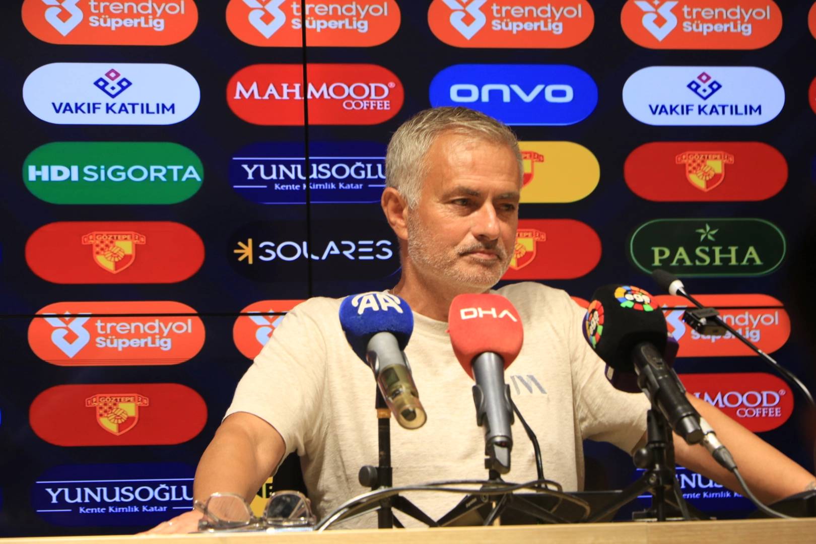 Jose Mourinho: Türk futboluna adapte olmam gerekiyor