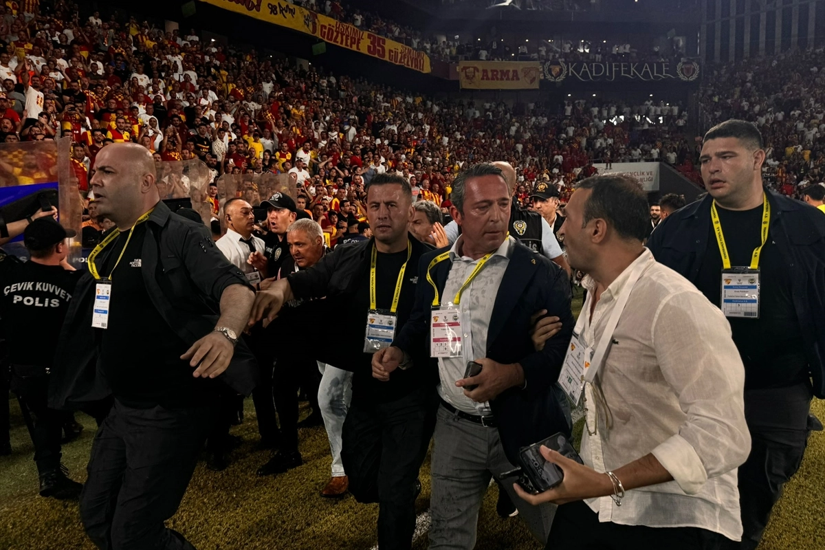 Göztepe taraftar gruplarından Fenerbahçe açıklaması