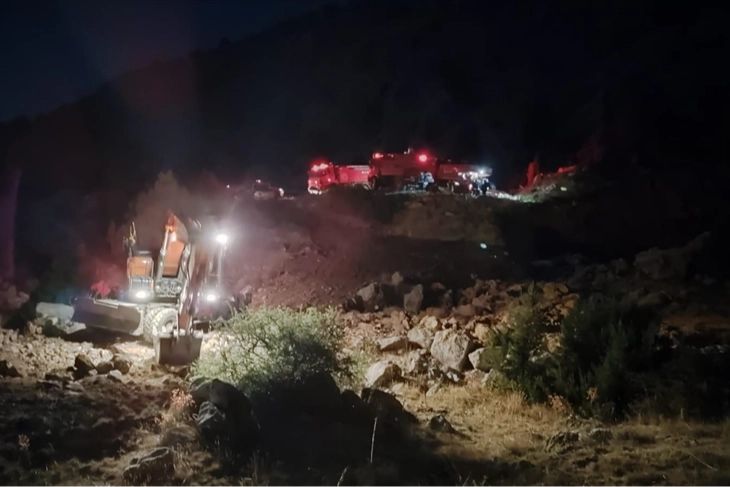 Mersin'deki orman yangını kontrol altında haberinin görseli