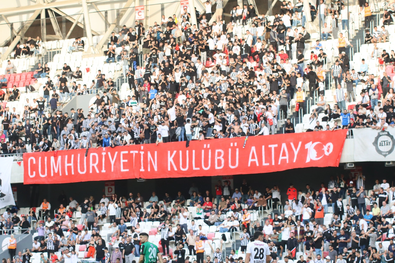 Altay Spor Kulübü'nün kombineleri satışa çıktı