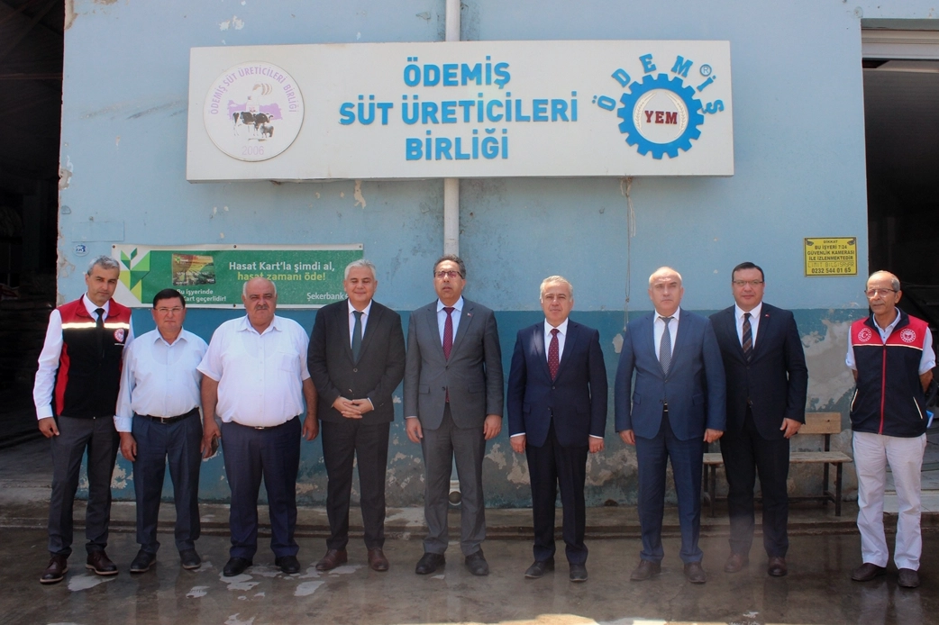 Tarım ve Orman Bakan Yardımcısı Prof. Dr. Gürmen, İzmir'de yetiştiricilerle buluştu