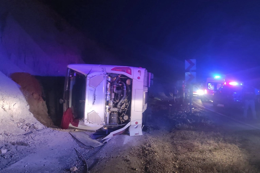 Isparta-Antalya karayolunda kaza: Çok sayıda yaralı var