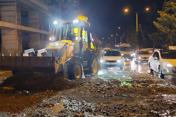 Deprem bölgesini sağanak vurdu! haberinin görseli