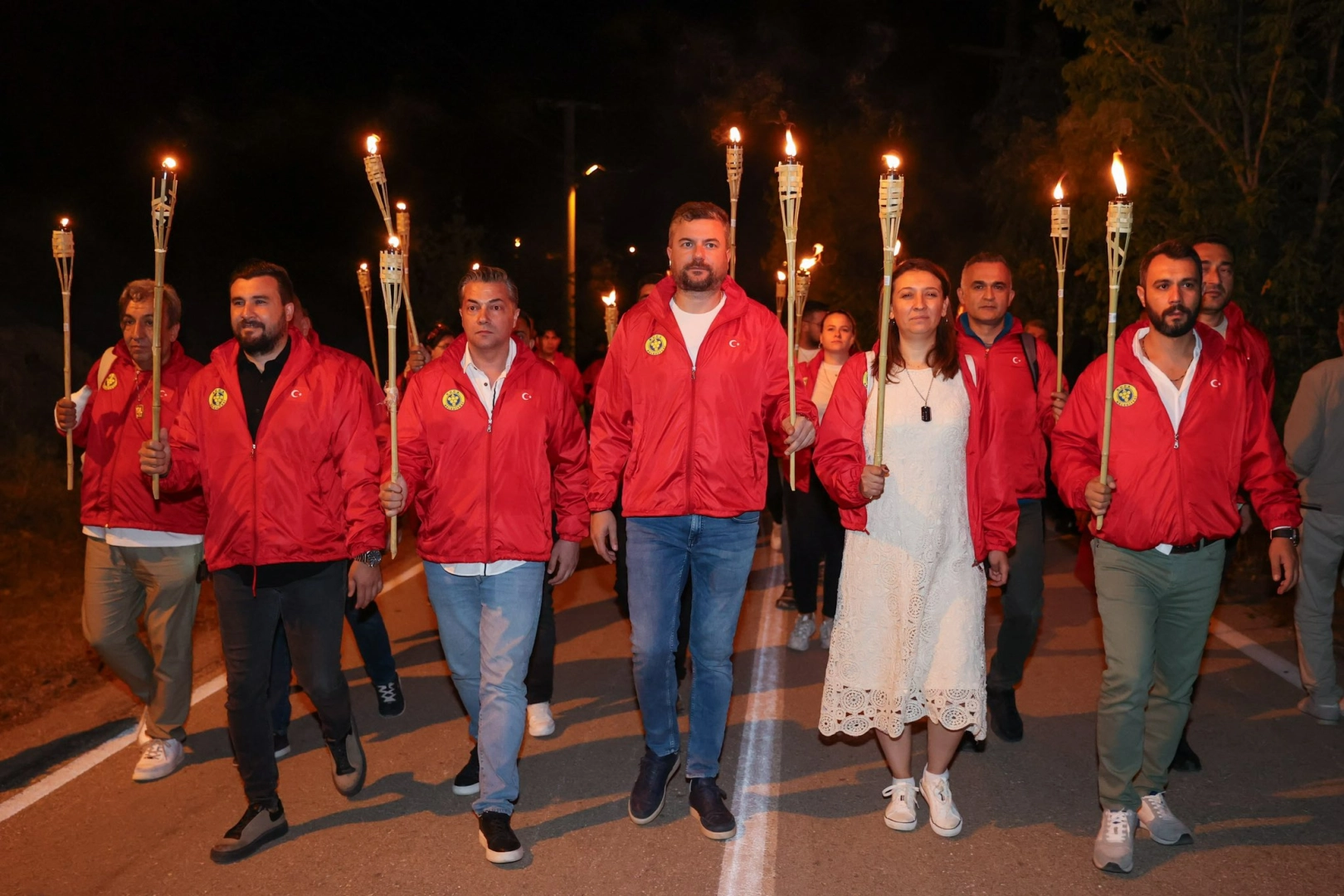 Başkan Duman ve Bucalı gençlerden Şuhut’a anlamlı ziyaret