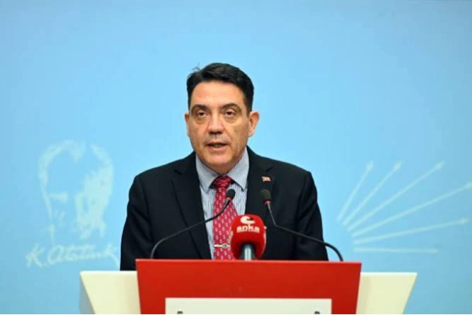 CHP'li Yankı Bağcıoğlu'ndan fotoğraf tepkisi! haberinin görseli