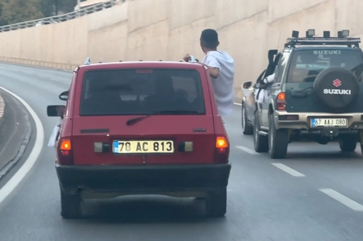 Düğün konvoyundaki tehlikeli yolculuk