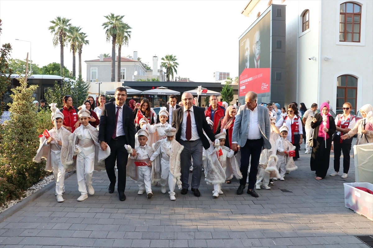 İzmir haber: 24 çocuk için toplu sünnet düzenlendi