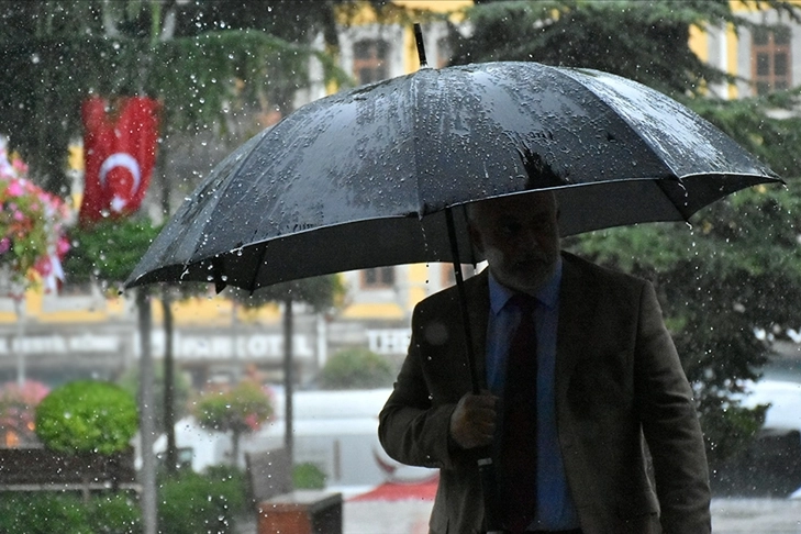 Meteoroloji o illeri uyardı: Gök gürültülü sağanak yağış geliyor