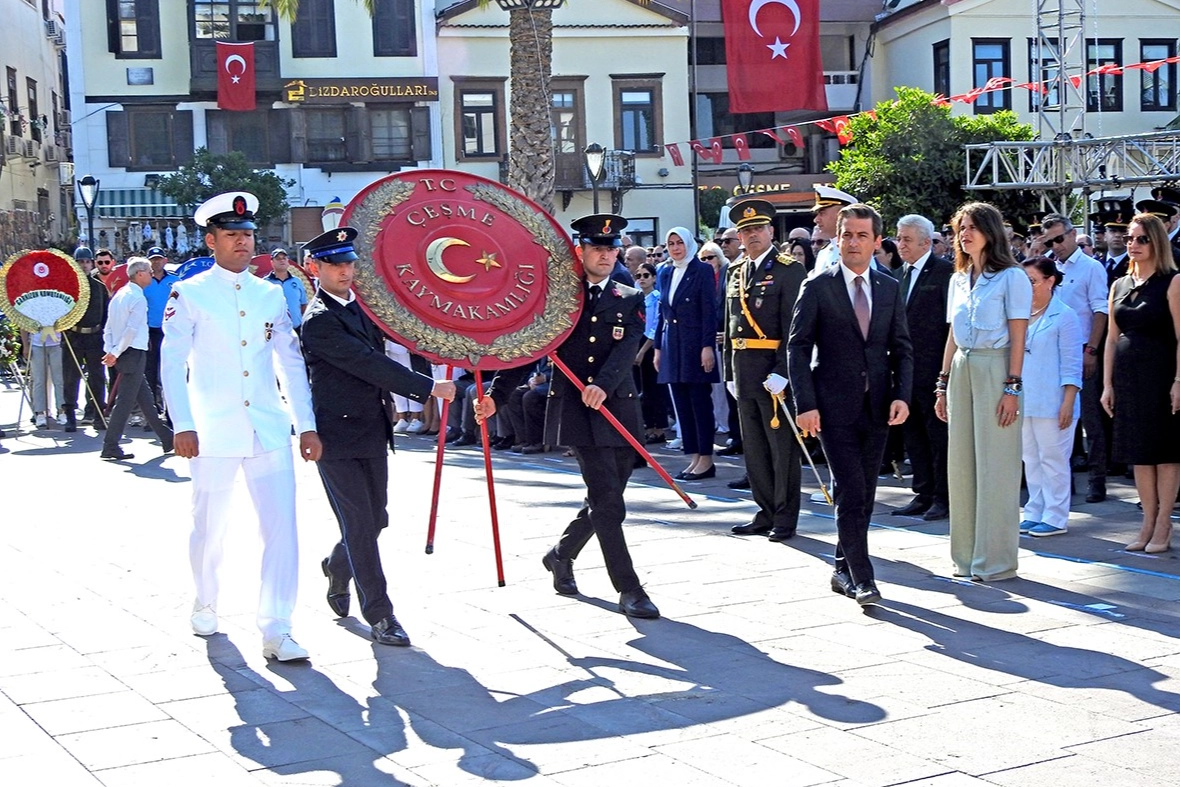 30 Ağustos Çeşme'de coşkuyla kutlandı