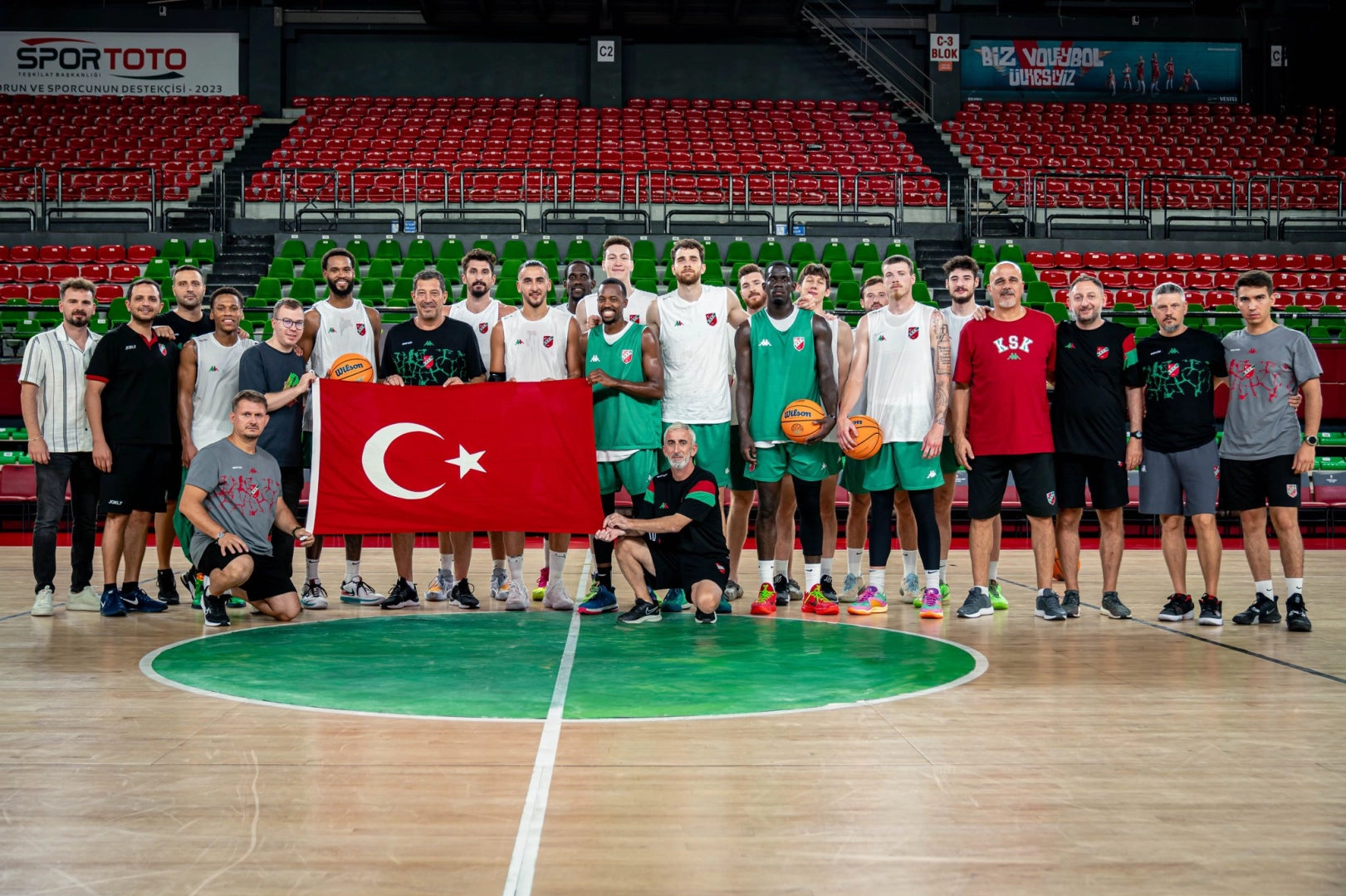 Karşıyaka, hazırlık maçında Manisa Basket’i mağlup etti