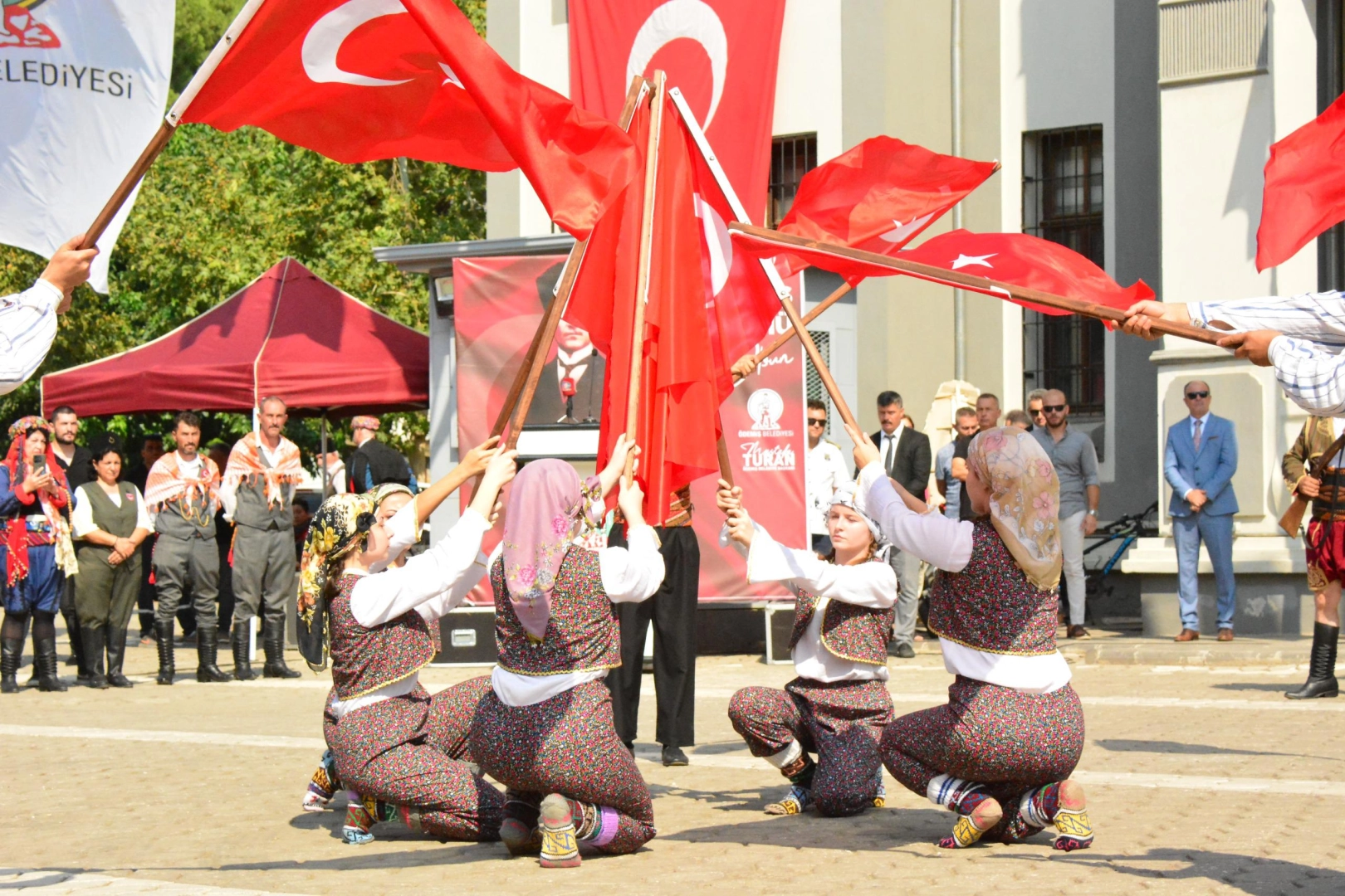 Ödemiş’te siren sesleri kenti sardı: Kurtuluş böyle kutlandı