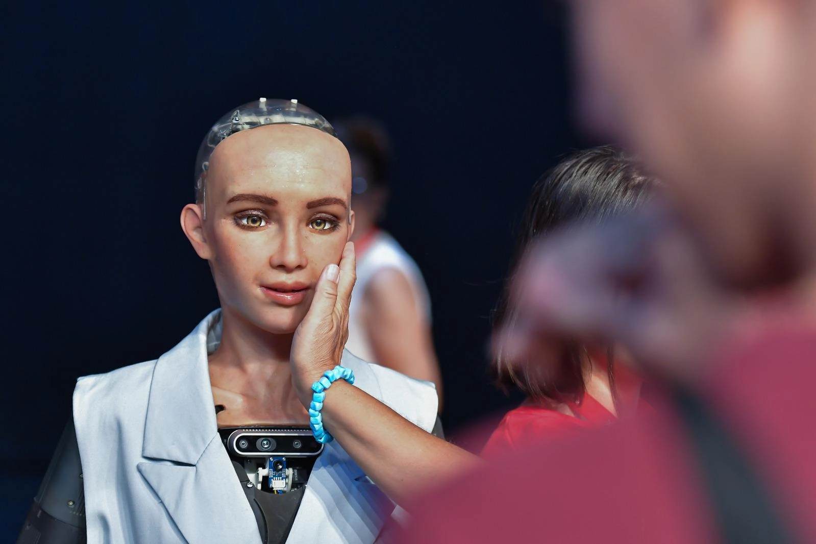 İnsansı robot Sophia Atatürk'ü tanıdığını söyledi