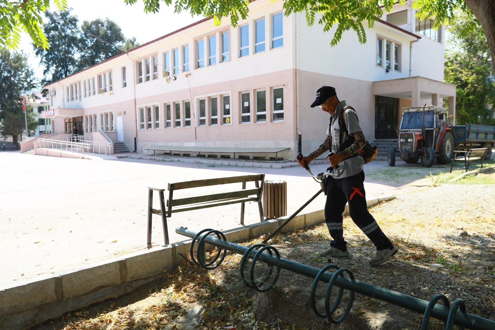 Efes Selçuk’ta okullar temizleniyor haberinin görseli