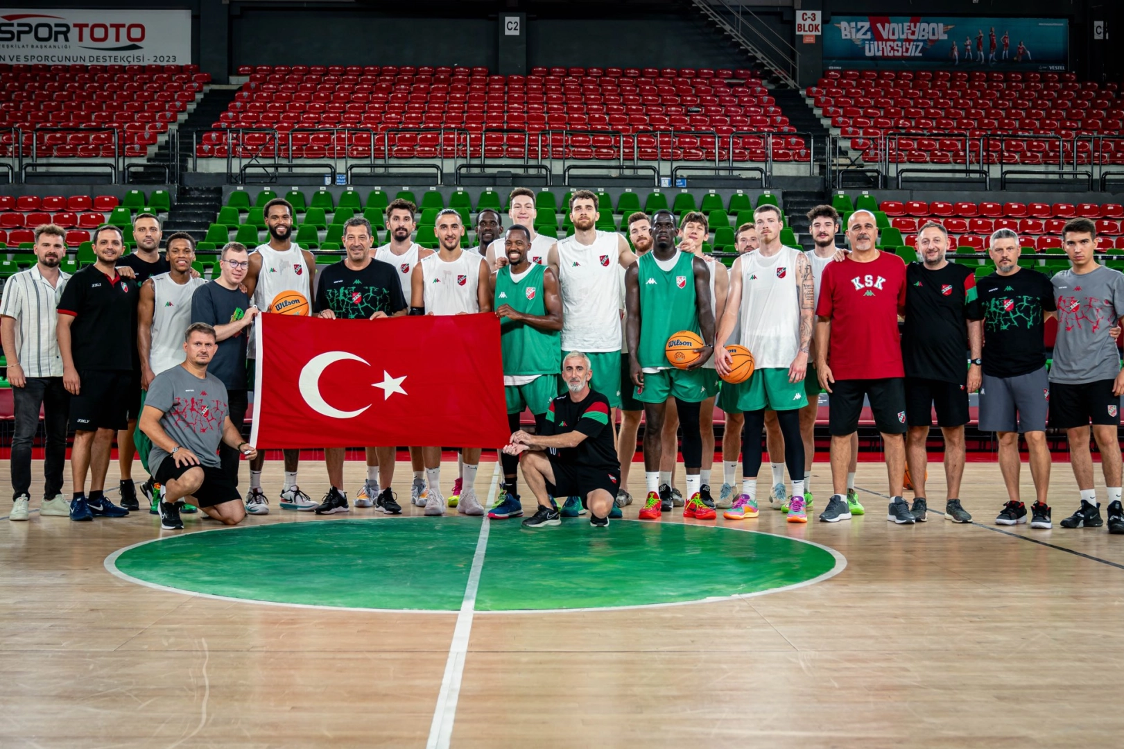 Karşıyaka, hazırlık maçında Fenerbahçe Beko ile karşılaşıyor