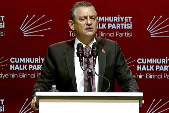 Özel'den önemli açıklamalar: Türkiye ittifakına inananlara, milliyetçi, muhafazakar, Kürt demokratlara tüm demokratlara merhaba... haberinin görseli