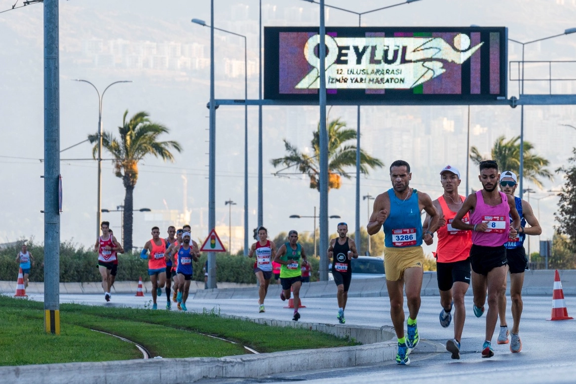 İzmir'de 9 Eylül coşkusu başladı