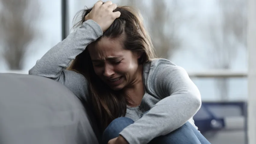 Ağlayan insan güçsüz müdür? Duygusal rahatlamanın anahtarı haberinin görseli