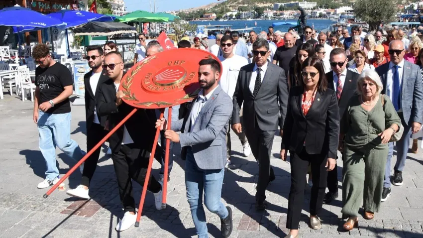 CHP’den Foça’da kuruluş kutlaması