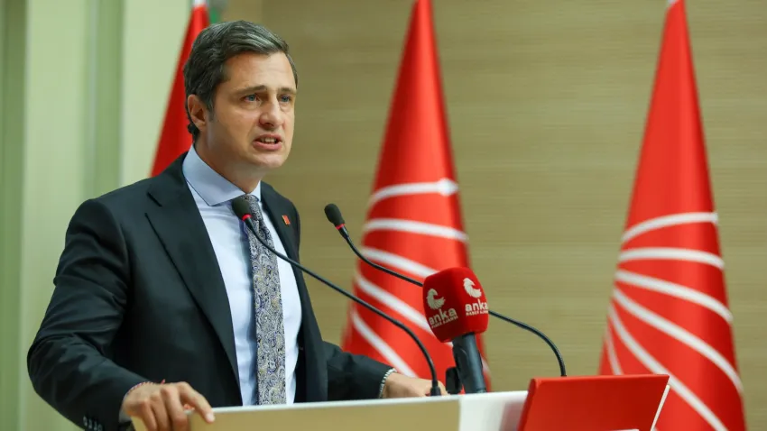 Deniz Yücel’den AK Parti’ye: Ne vatanı koruyabiliyorlar ne çocukları