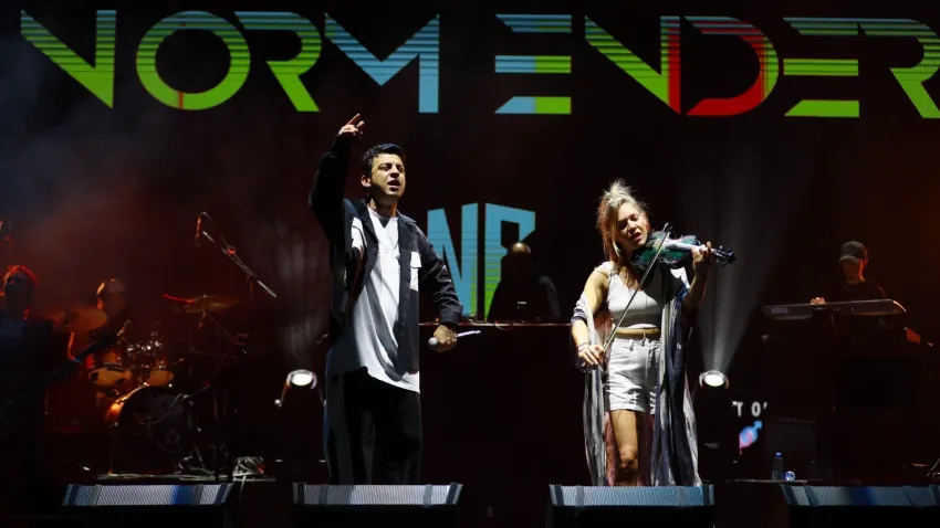 İzmir Norm Ender ile parladı