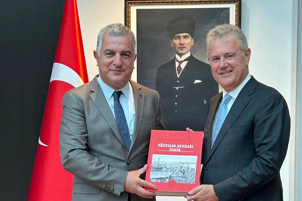 Mahmut Özgener: İzmir’de bir Yapay Zeka Araştırmaları Merkezi’nin kurulması fikrini çok önemsiyoruz