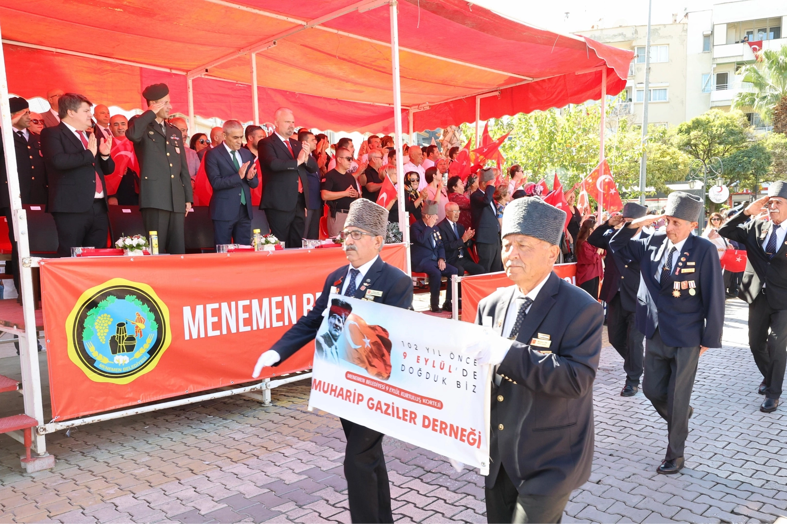 Menemen'de kurtuluş coşkuyla kutlandı