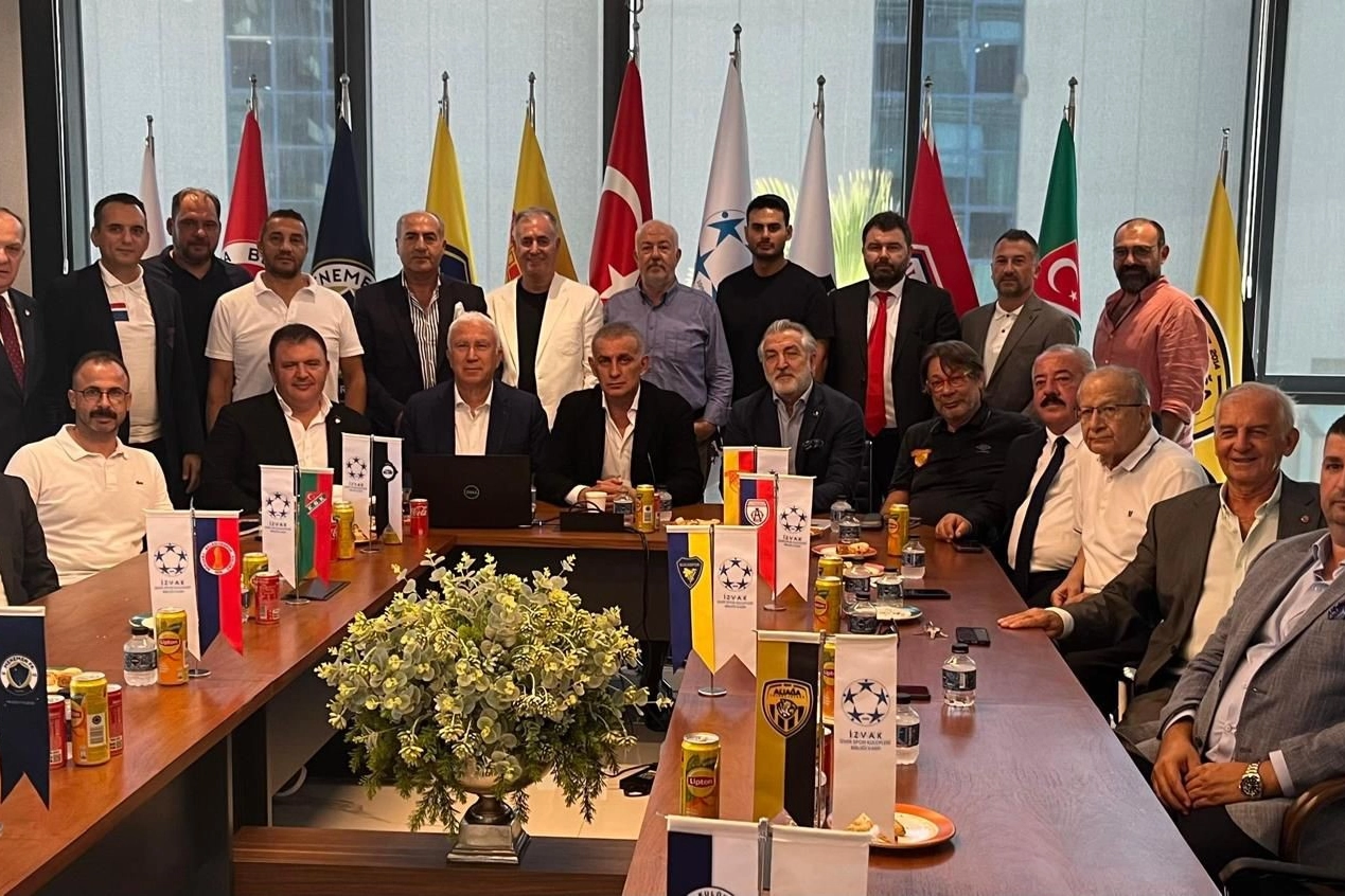 TFF Başkanı Hacıosmanoğlu’ndan İzmri Valisi’ne ziyaret haberinin görseli