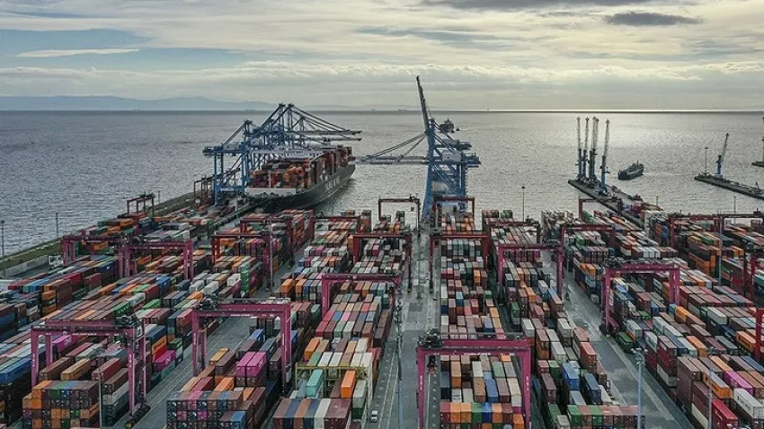 Türk limanlarında elleçlenen yük ve konteyner miktarı arttı