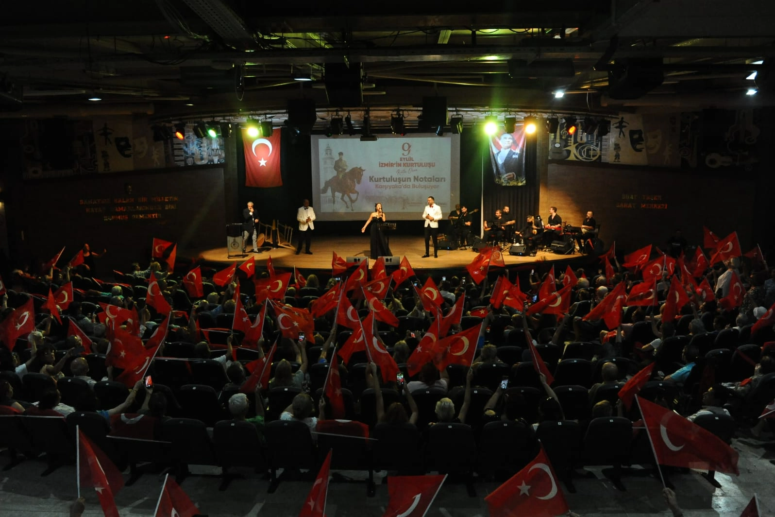 Karşıyaka'da özgürlük ve bağımsızlık coşkusu