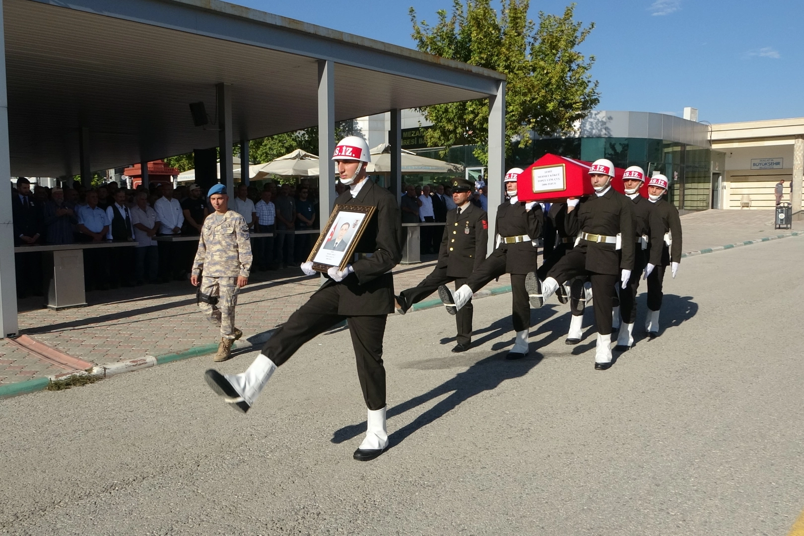Mehmet Kökcü son yolculuğuna uğurlandı haberinin görseli