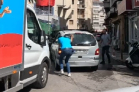 İzmir haber: Trafikte yol kavgası