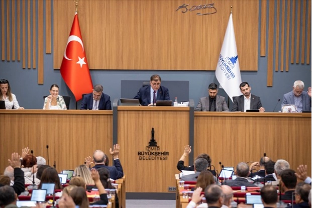 İzmir’in 5 yıllık stratejik planına AK Parti’den ret oyu! haberinin görseli