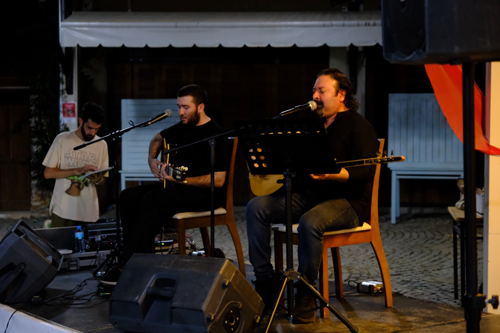 İzmir Müzisyenleri Narlıdere’de: Soner Bektaş konserine yoğun ilgi