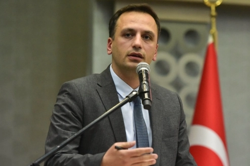 Başkan Eşki’den Yıldız’a yanıt: Caminin metrekaresi ile inanç ölçülmez haberinin görseli