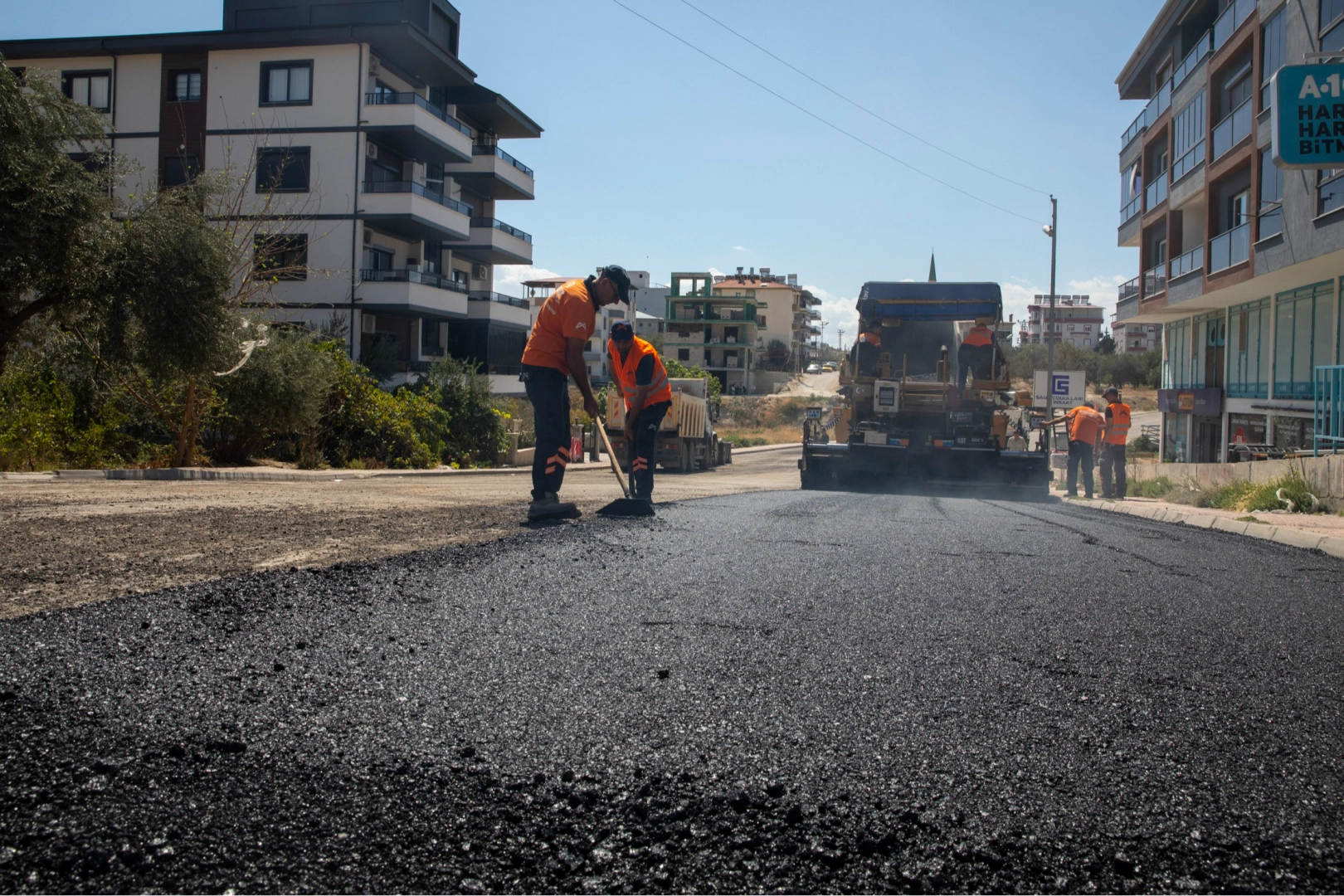 Mersin'de yollar yenileniyor  