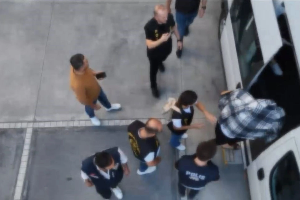33 adrese eş zamanlı fuhuş operasyonu: 46 mağdur kadın kurtarıldı haberinin görseli