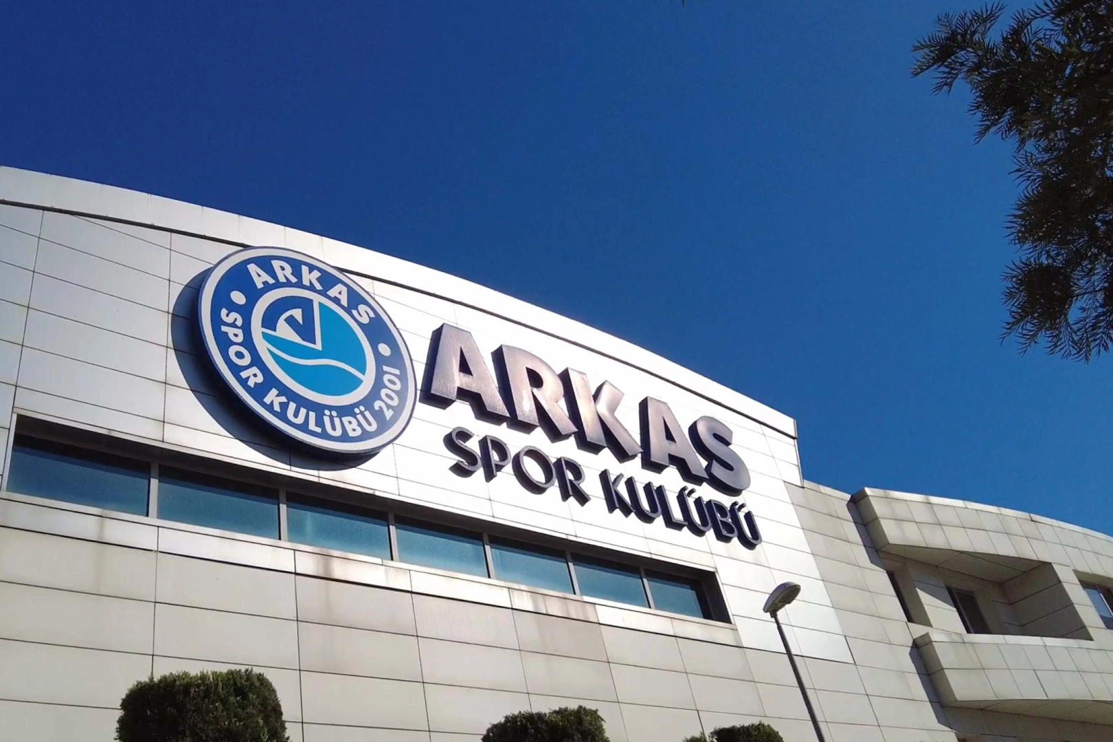 Arkas Spor'un Balkan Kupası finalindeki rakibi Beroe 2016 oldu