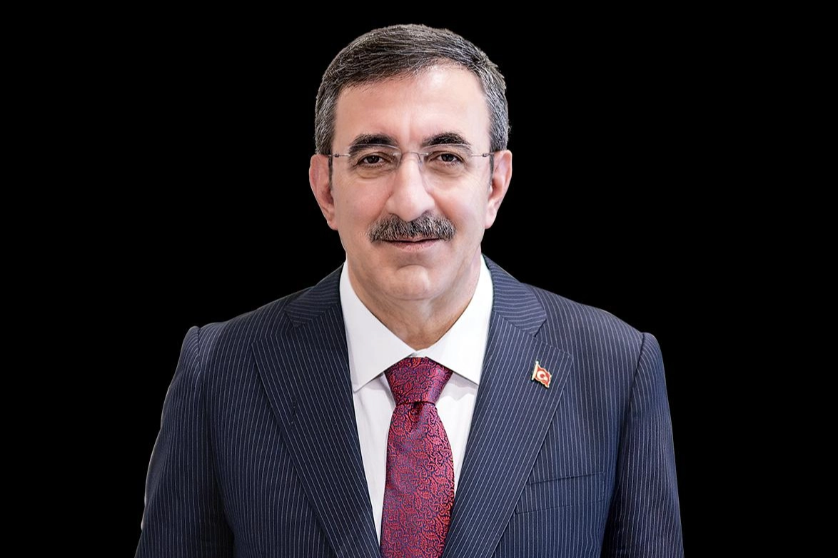 Cumhurbaşkanı Yardımcısı Cevdet Yılmaz, İzmir'e geliyor haberinin görseli