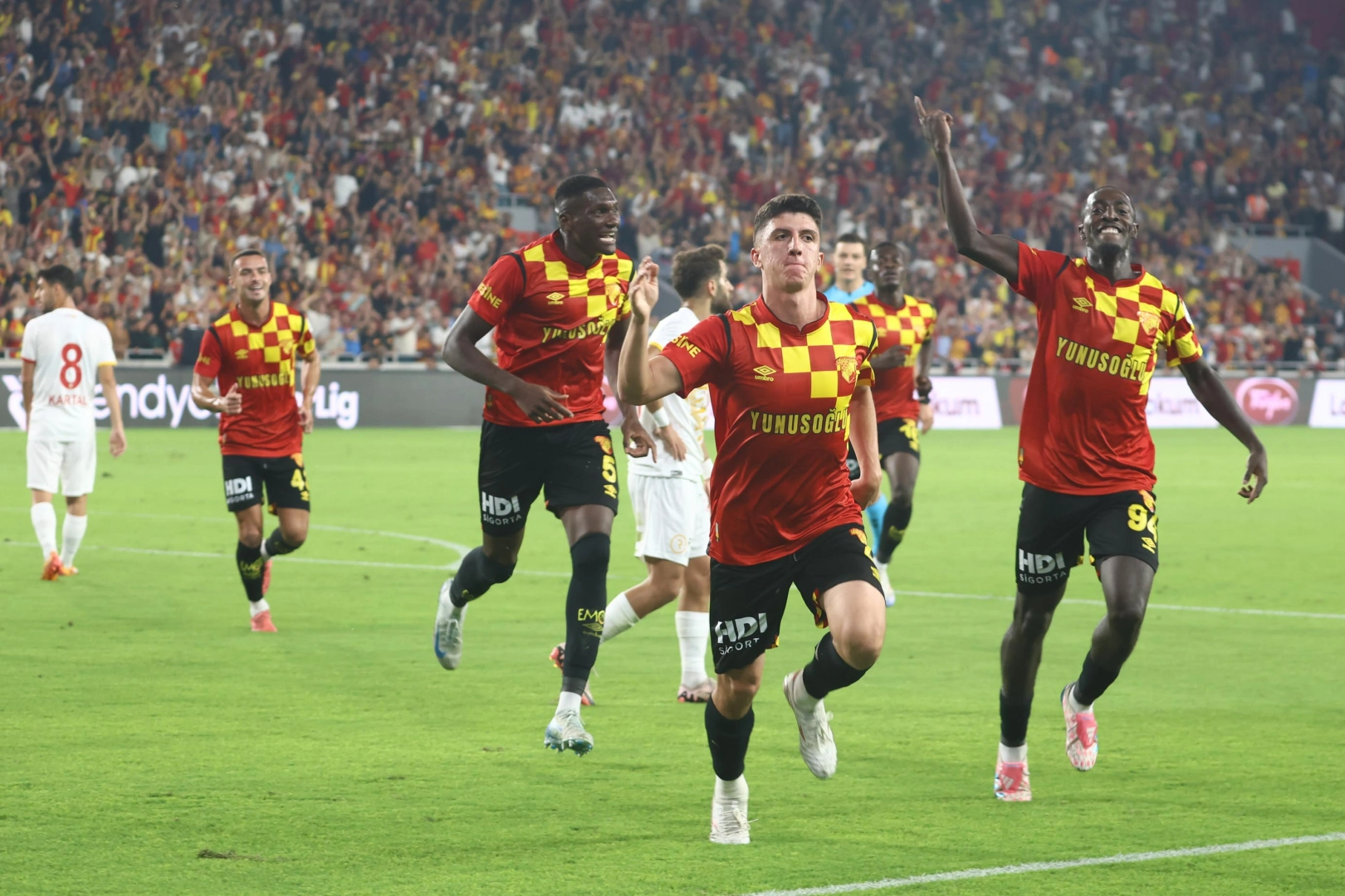 Göztepe'de Stanimir Stoilov ile keyifler yerinde