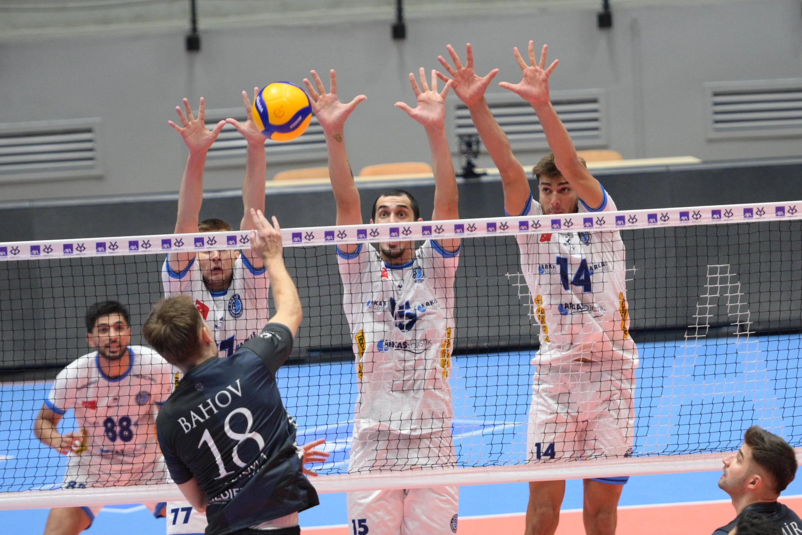 10.TSYD İzmir Voleybol Turnuvası Başladı