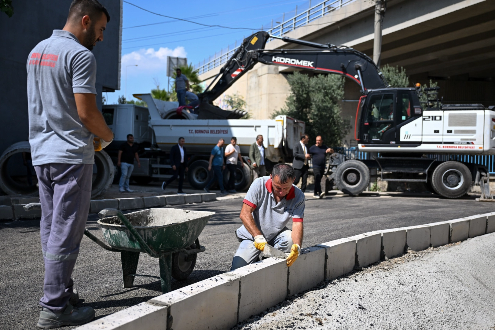 Bornova'da yeni yol ile ulaşım rahatlayacak