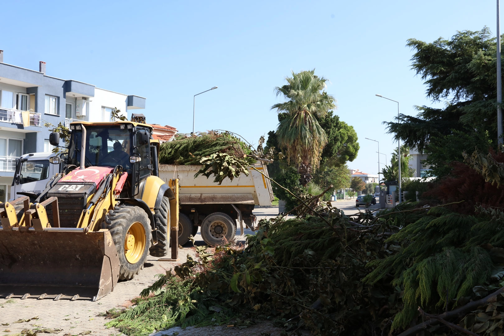  Güzelbahçe’de çevre seferberliği: 12 mahallede safralar toplandı