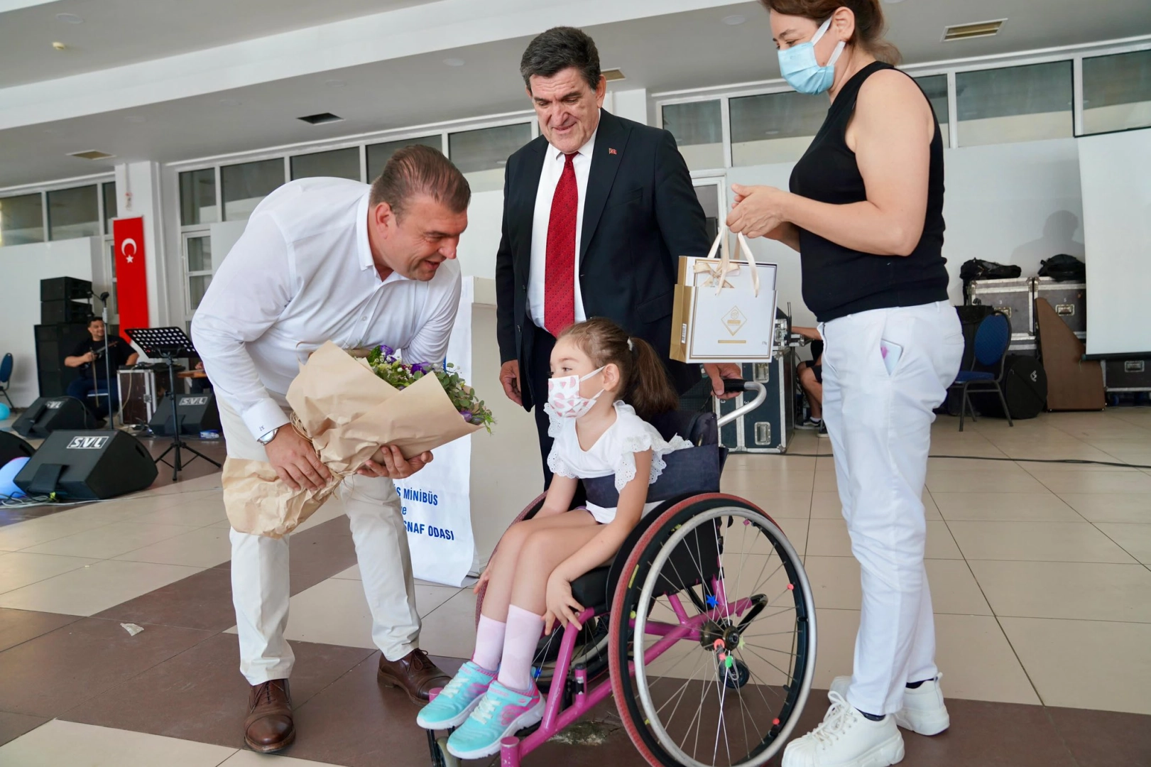 Şoförler, SMA’lı Çağla’ya destek için toplandı