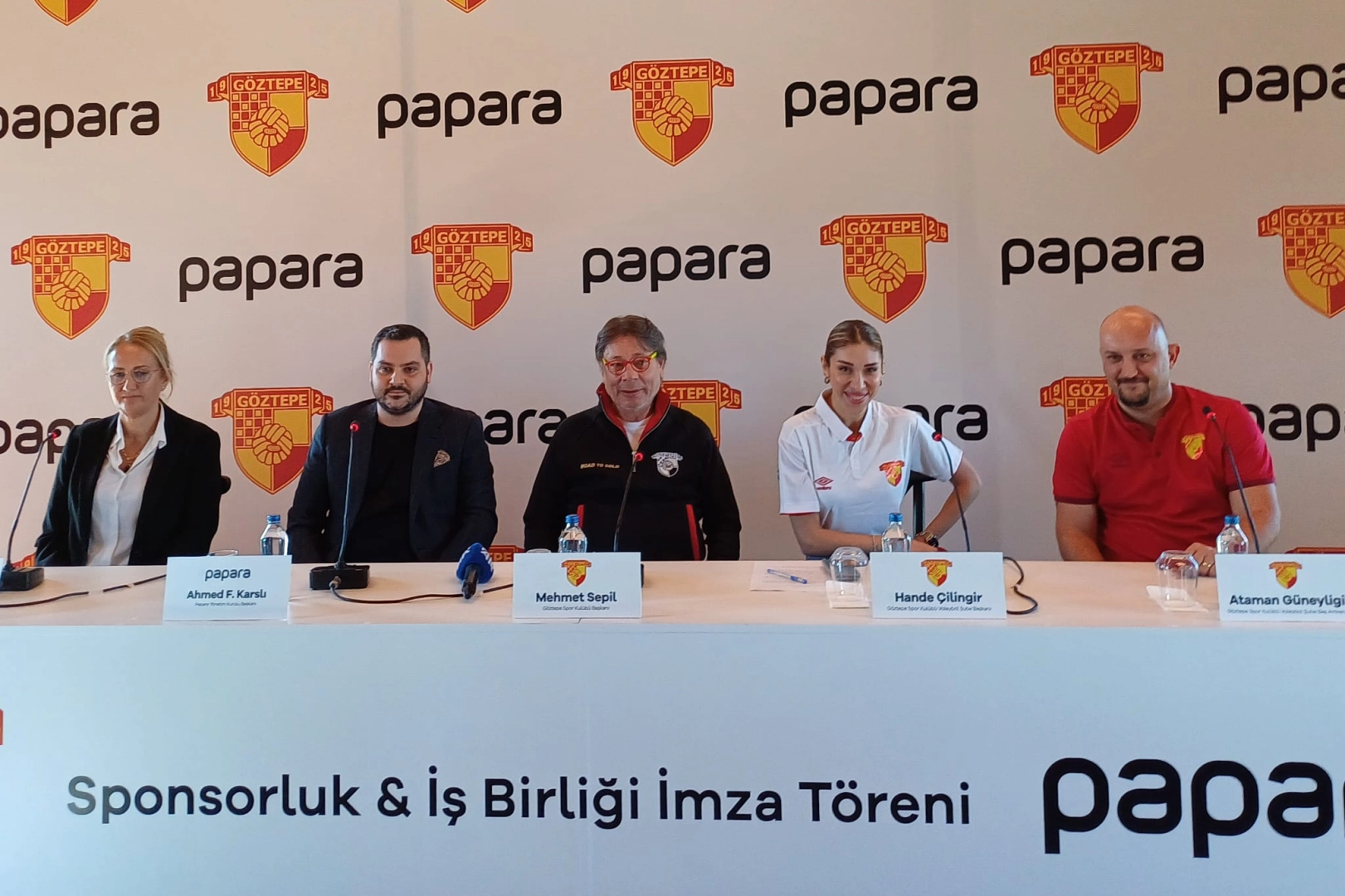 Göztepe Voleybol'un sponsoru Papara oldu